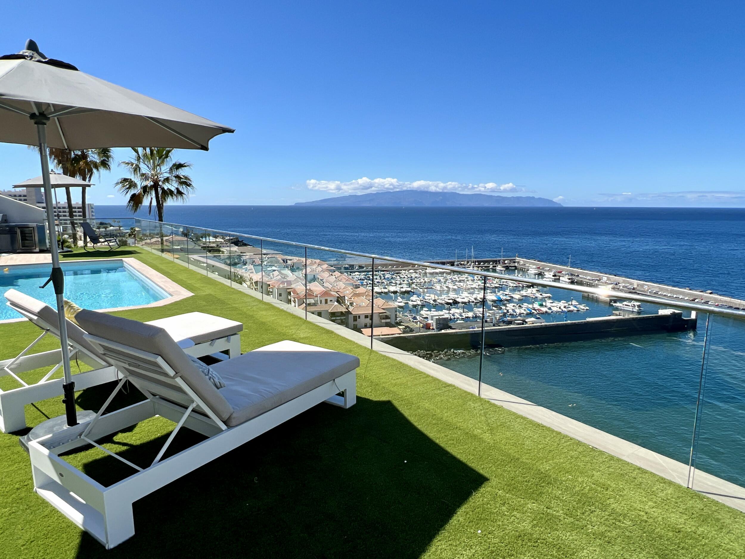 Villa en primera línea, Los Gigantes — 1/12