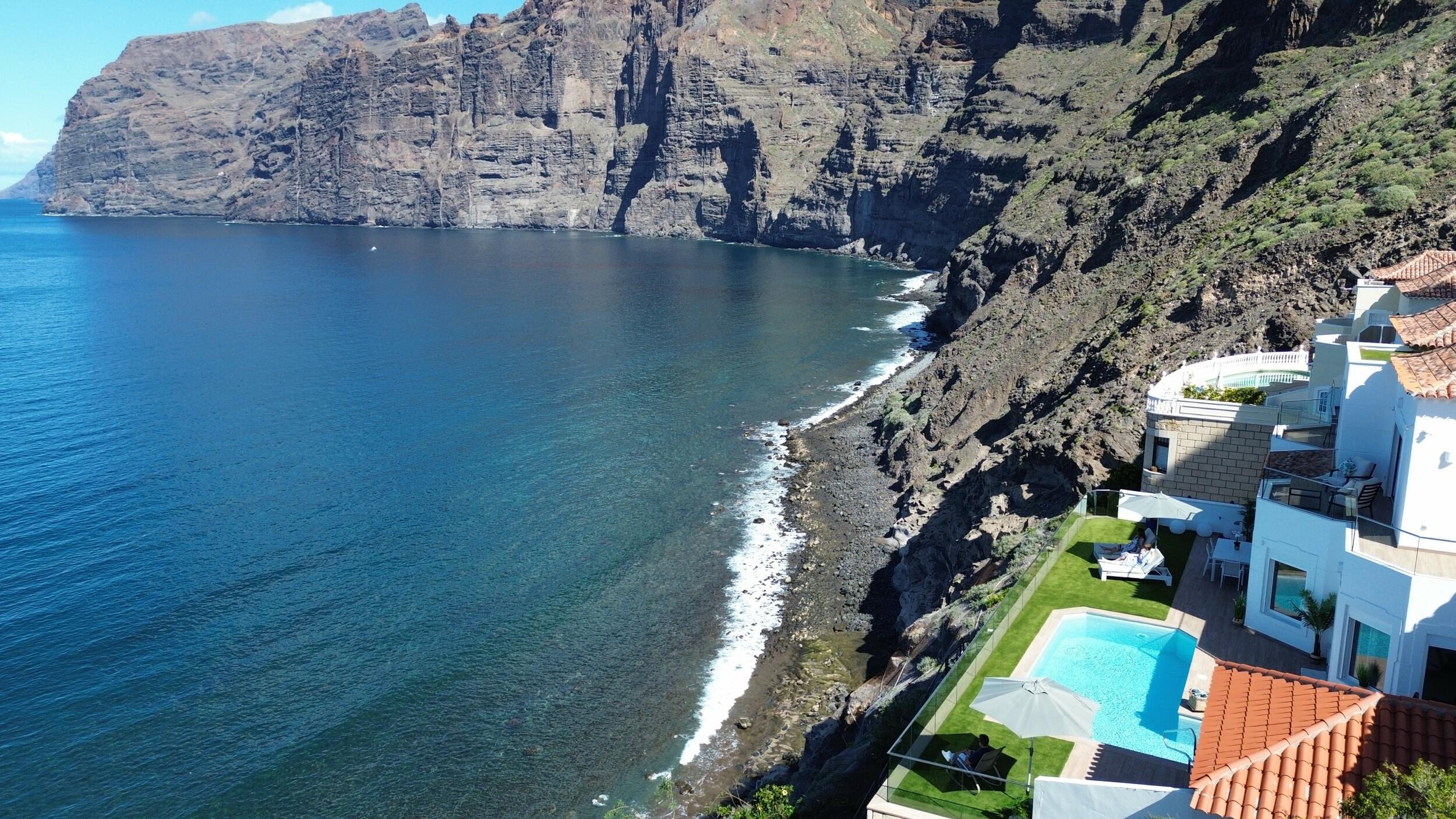 Villa en primera línea, Los Gigantes — 7/12
