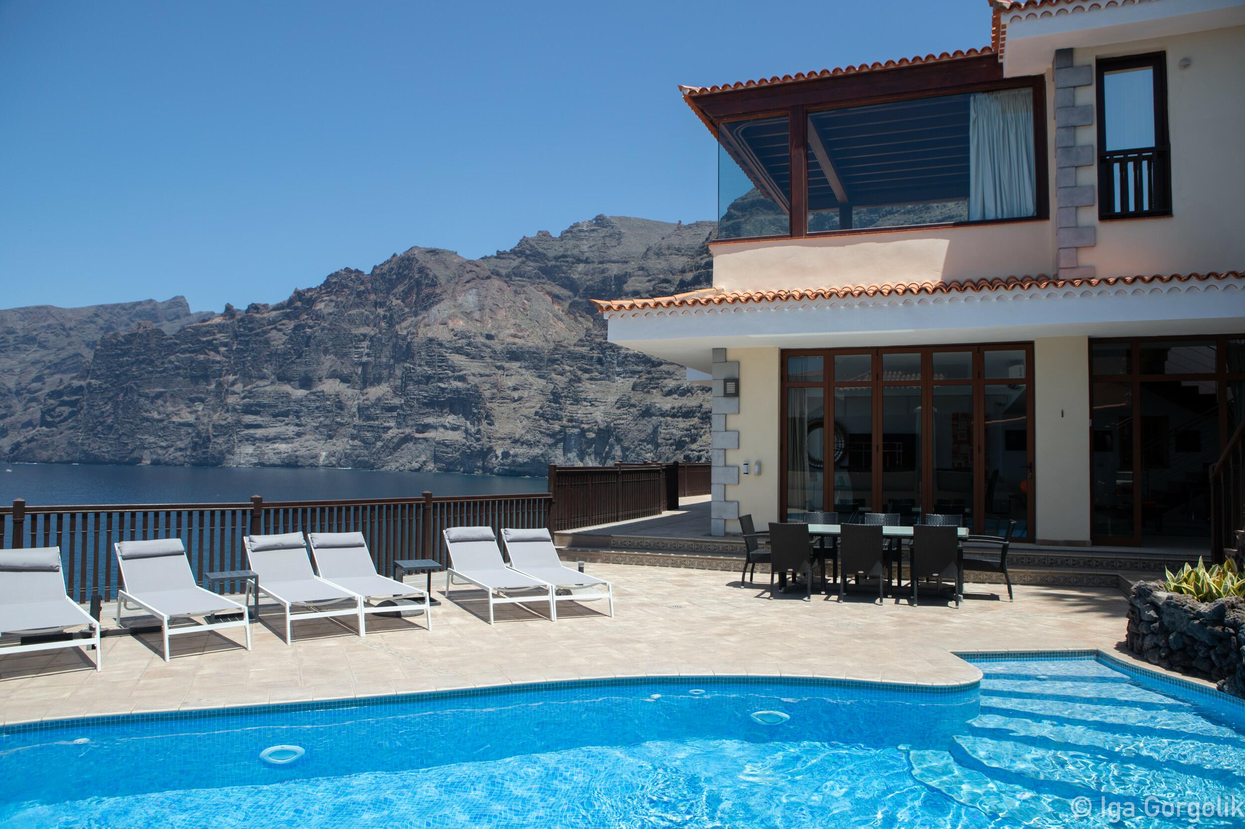 Villa sobre el acantilado, Los Gigantes — 10/12