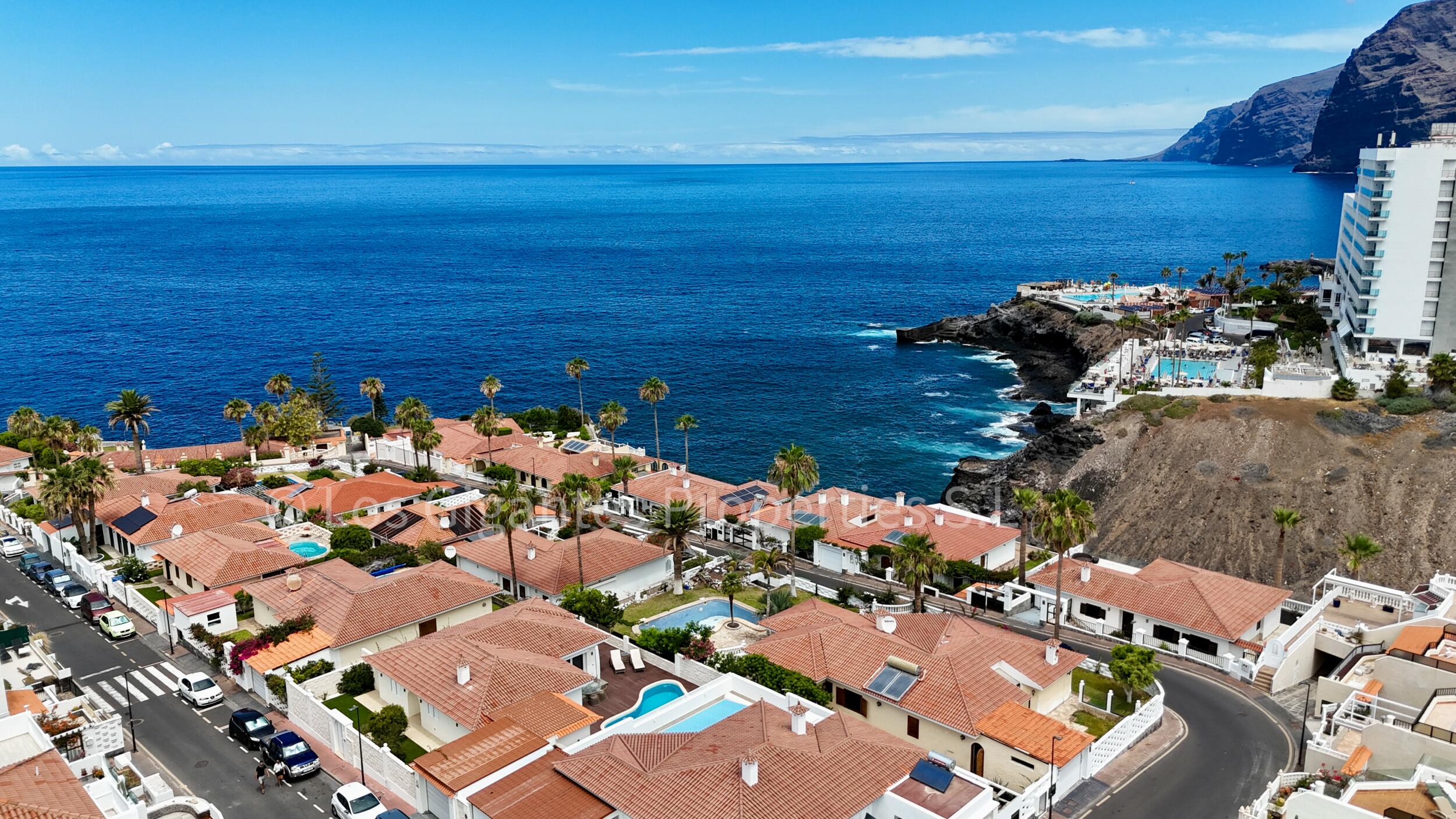 Villa en Crab Island, Los Gigantes — 11/12